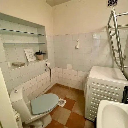 Retro - Kupittaa 2* トゥルク