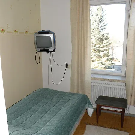 Retro - Kupittaa ゲストハウス トゥルク