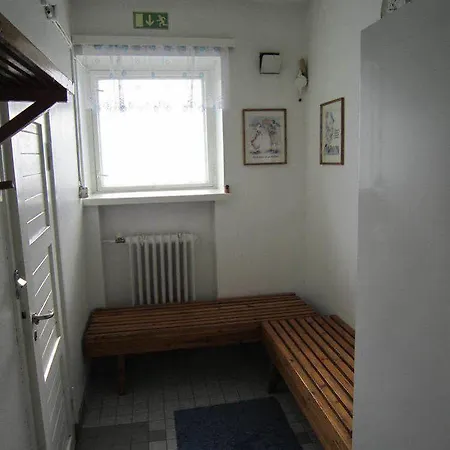 Retro - Kupittaa ゲストハウス